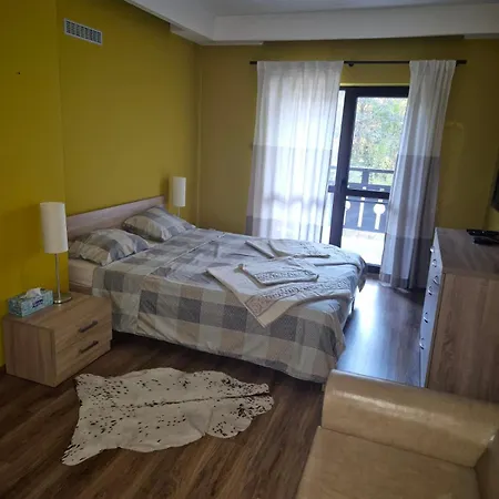 макси Apartament *